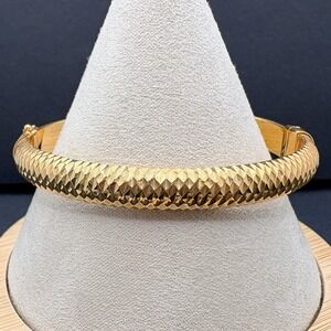 Vintage Romanza Textured & Shiny Gold Tone Hinged Bangle Bracelet Italy 7"